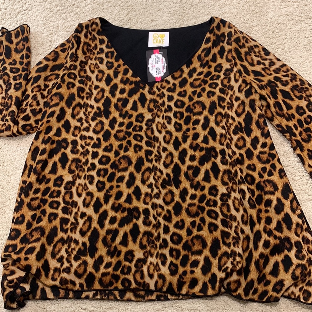 Leopard Print Top - Picture 2 of 4